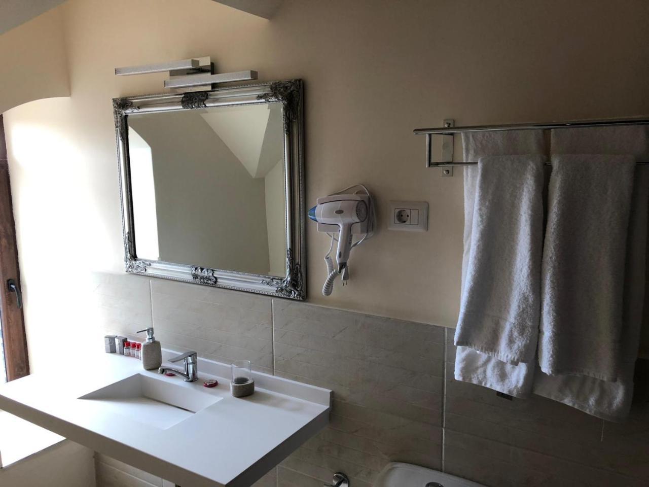 Ana Boutique Bed & Breakfast Алба Юлия Екстериор снимка