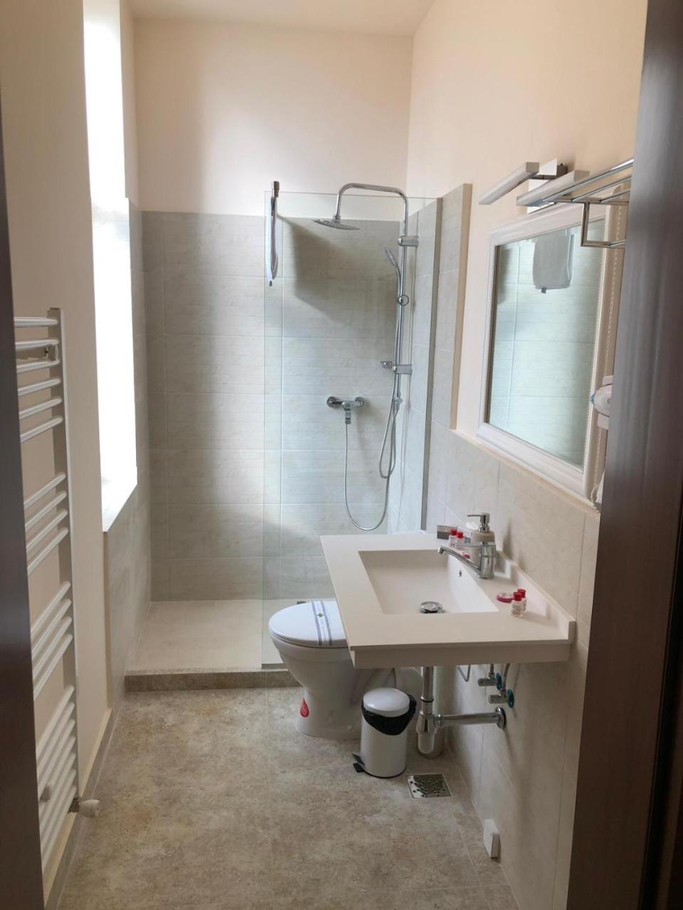 Ana Boutique Bed & Breakfast Алба Юлия Екстериор снимка