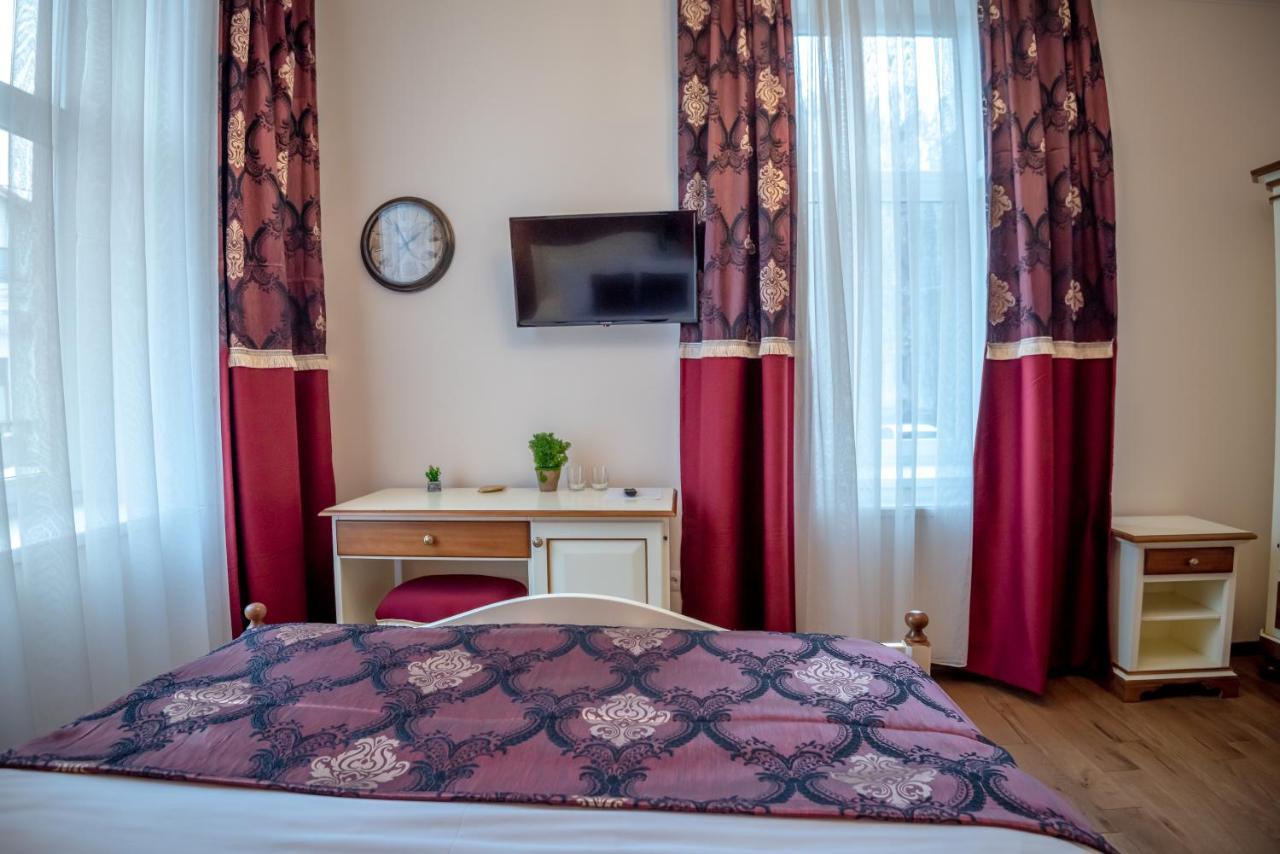 Ana Boutique Bed & Breakfast Алба Юлия Екстериор снимка