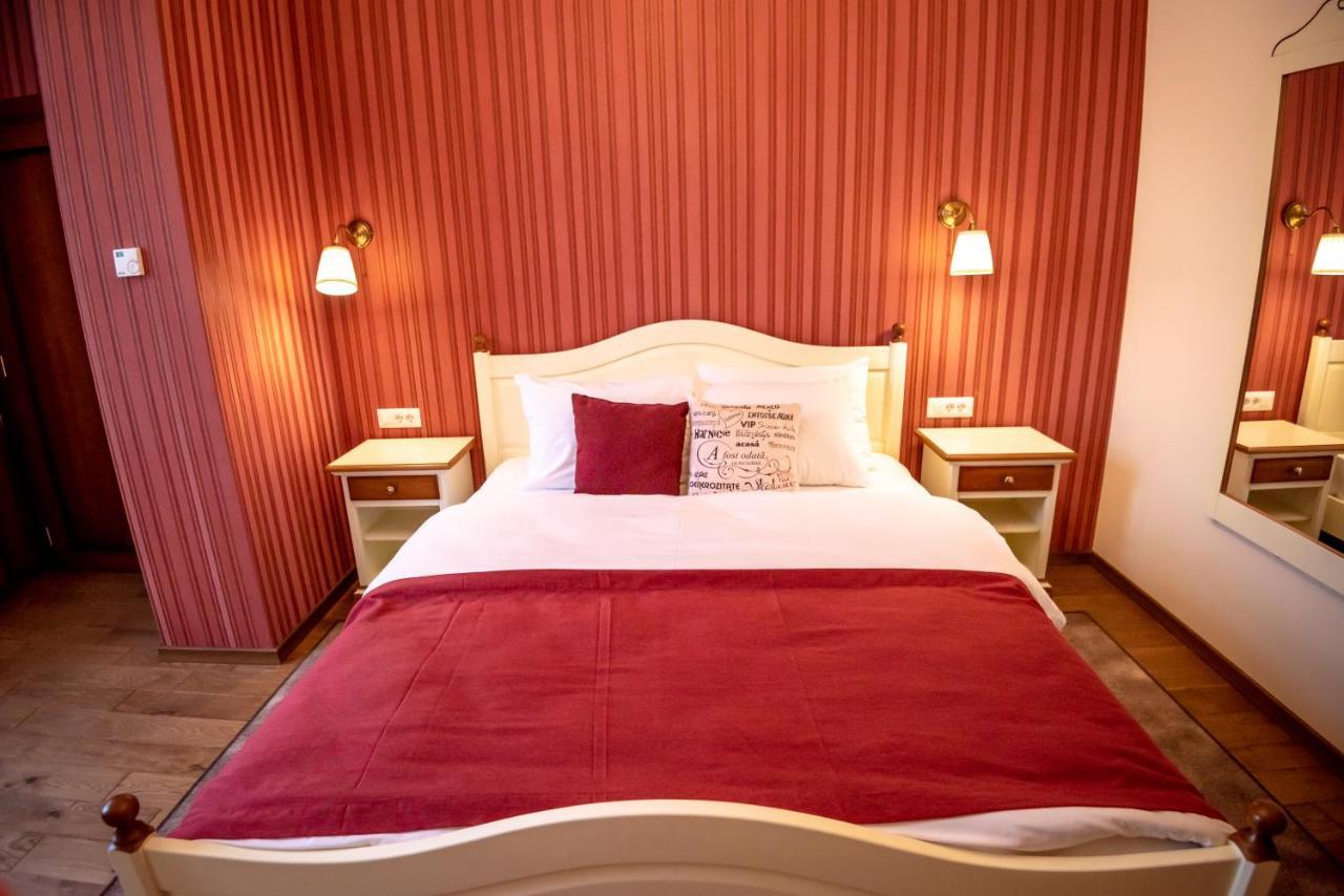 Ana Boutique Bed & Breakfast Алба Юлия Екстериор снимка
