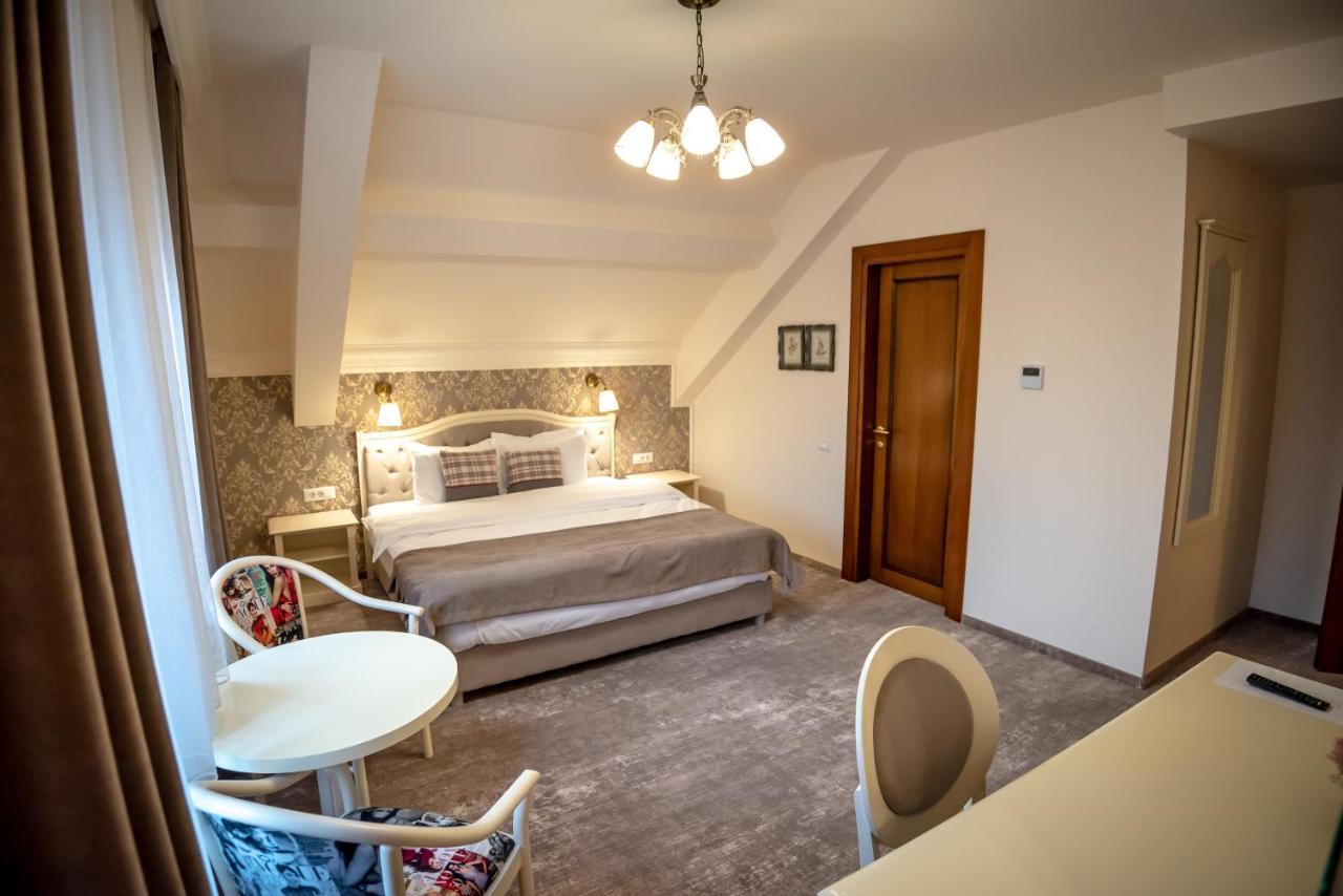 Ana Boutique Bed & Breakfast Алба Юлия Екстериор снимка
