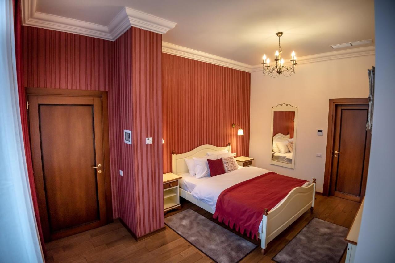 Ana Boutique Bed & Breakfast Алба Юлия Екстериор снимка