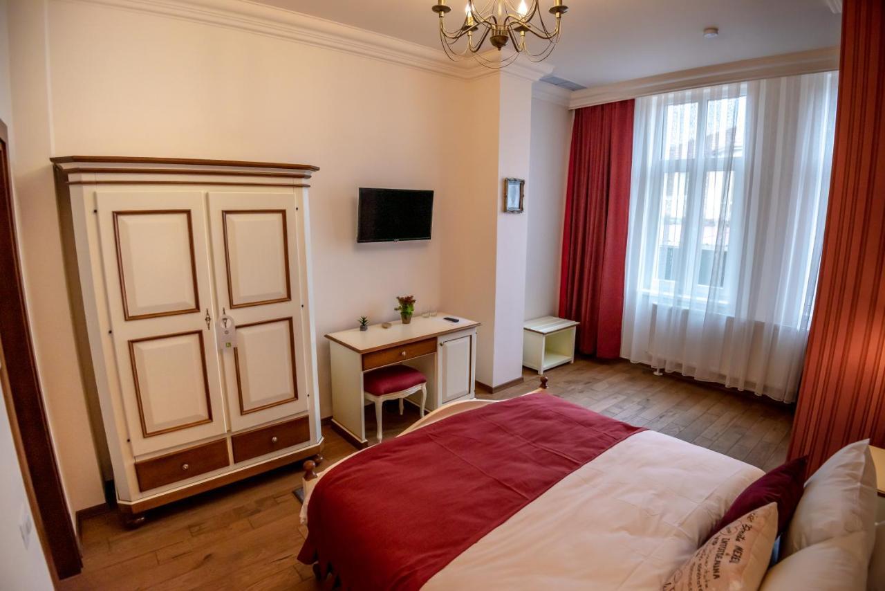 Ana Boutique Bed & Breakfast Алба Юлия Екстериор снимка