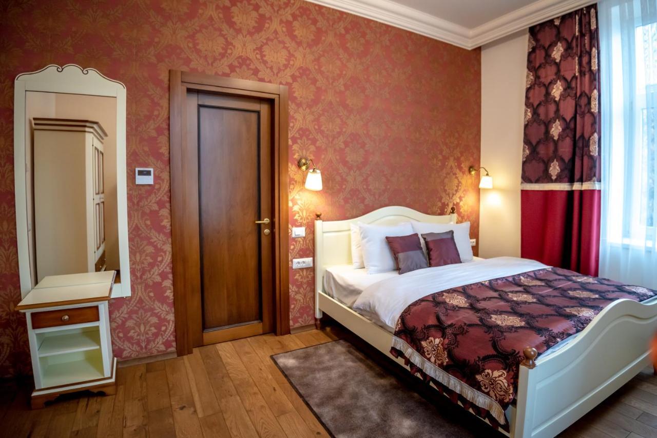 Ana Boutique Bed & Breakfast Алба Юлия Екстериор снимка