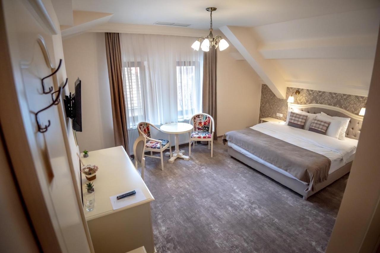Ana Boutique Bed & Breakfast Алба Юлия Екстериор снимка