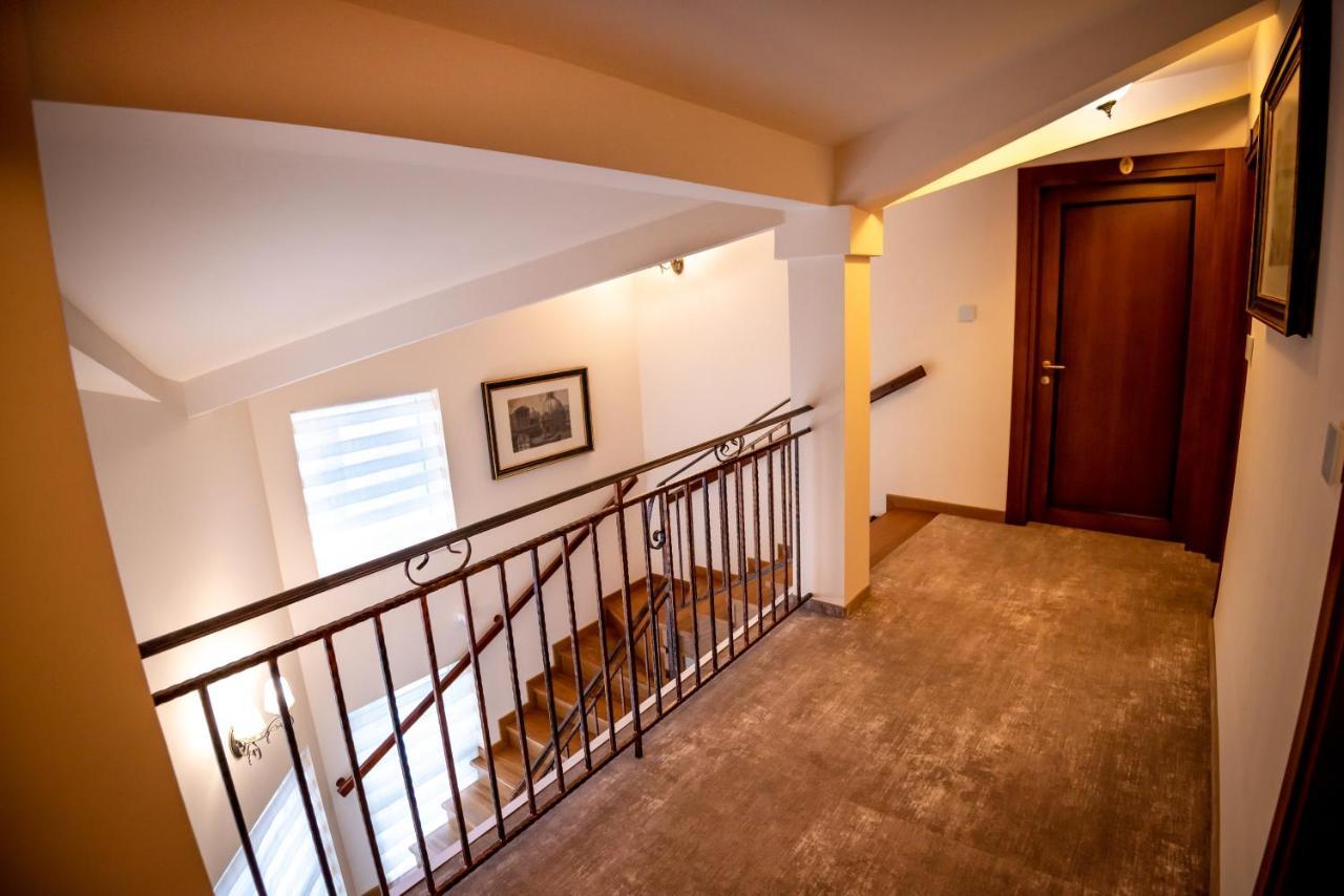Ana Boutique Bed & Breakfast Алба Юлия Екстериор снимка