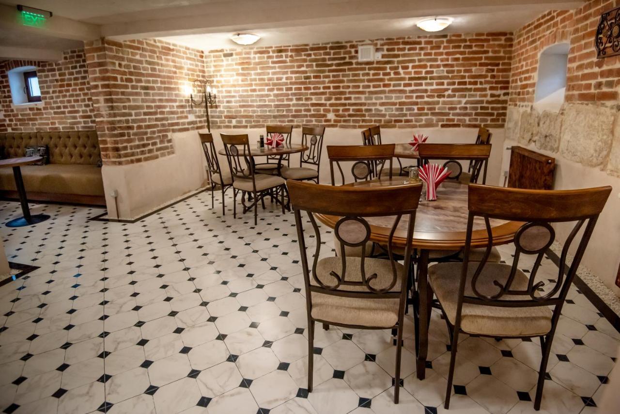 Ana Boutique Bed & Breakfast Алба Юлия Екстериор снимка